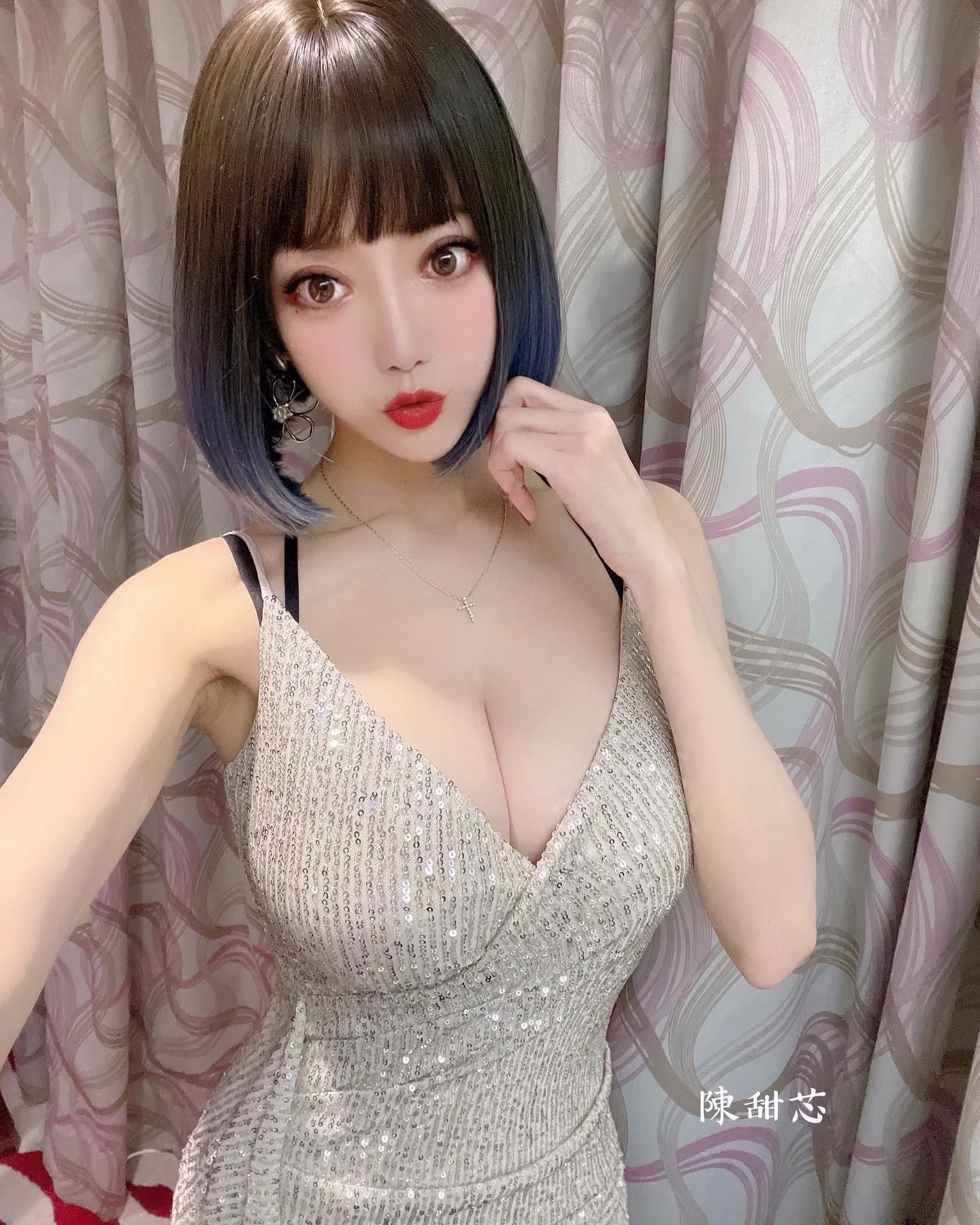 巨乳正妹“陈甜芯”难以抵挡她的魅力“挺出乳白圆润双胸”身材紧致火辣！