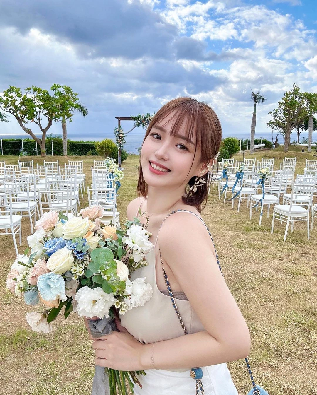 高颜值女神“王绪绪Anna”甜美脸蛋让你移不开视线 实在太正点了！ [10P]