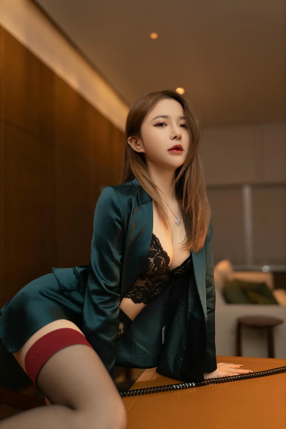 秀人网 美女名模 鱼子酱Fish – 内购无水印《寂寞女老板》 [118P]