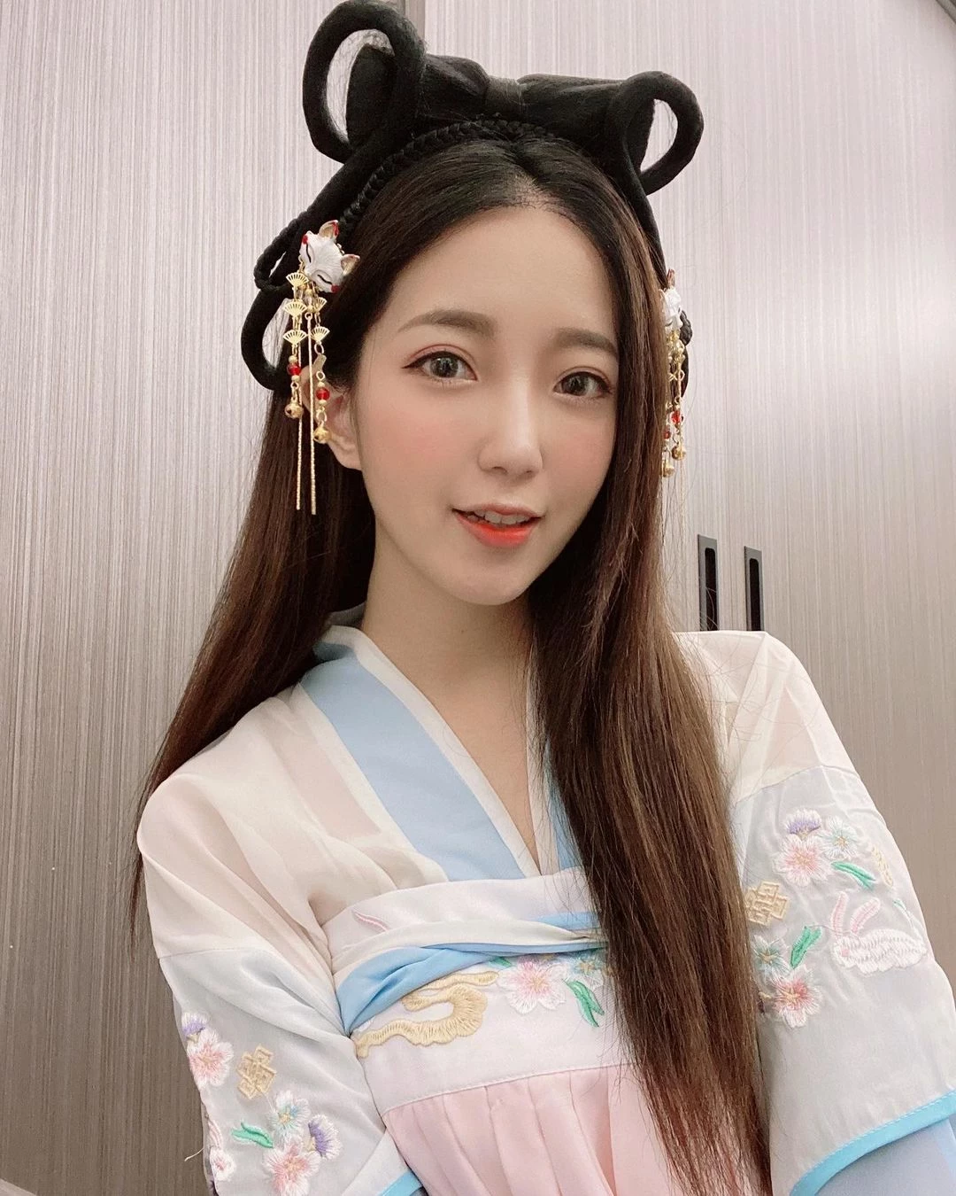 大眼正妹“派派”S型姣好身材好吸睛！整个好诱人 [10P]