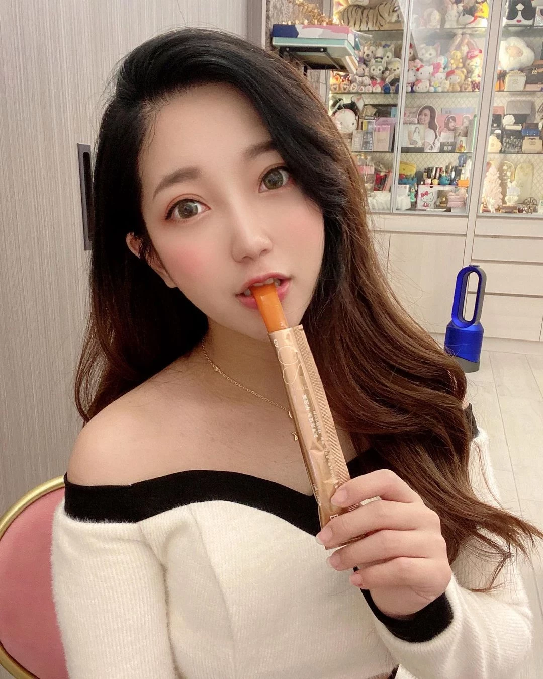 大眼正妹“派派”S型姣好身材好吸睛！整个好诱人 [10P]